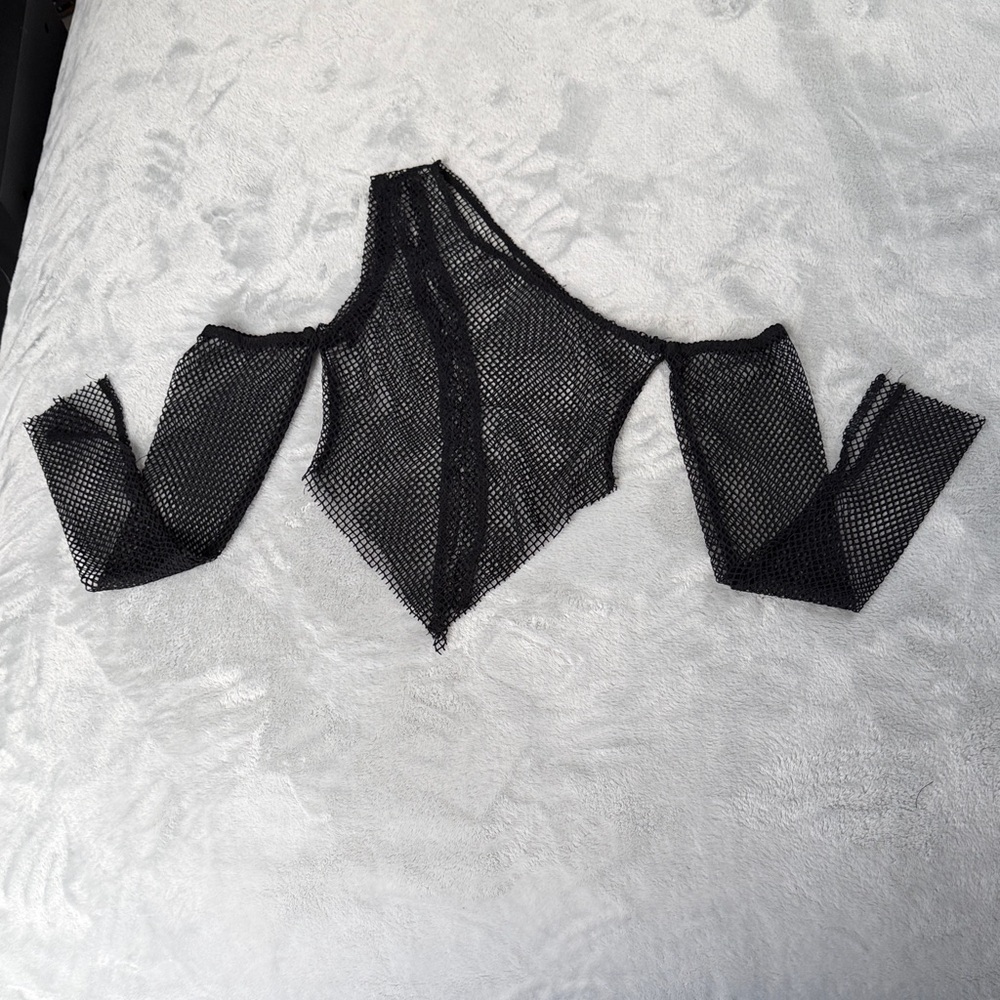 SHEIN Black Mesh Cold Shoulder Crop Top